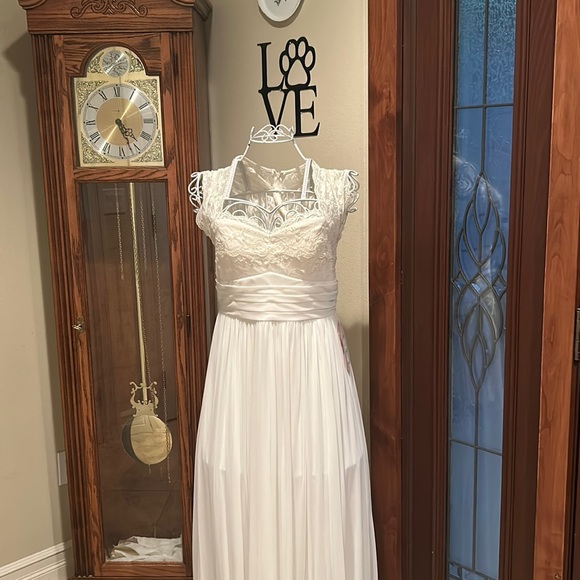 WHAT’S THERE NOT TO LOVE💕 - Picture 1 of 13